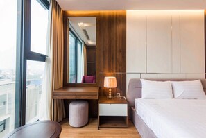 Premium Apartment | Hypo-allergenic bedding, desk, laptop workspace, blackout curtains - Apartment with residence (Hanoi)