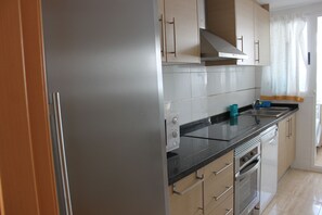 Fridge, microwave, oven, dishwasher - Delfines VII bl.II esc.I 2º pta.5 Only families (Xeraco Playa)