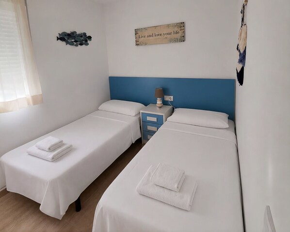 3 bedrooms, WiFi (free), bed sheets