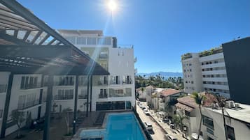 Outdoor pool, a heated pool
