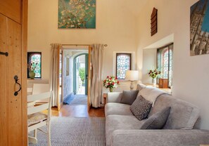 Living area - Heavenly hideaway - detached Couples retreat near to Langport, Somerset (Drayton)
