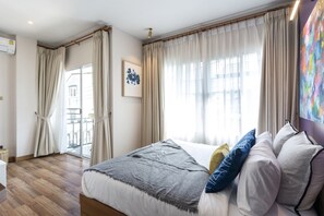 4 bedrooms, desk, iron/ironing board, free WiFi