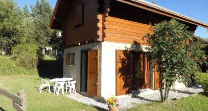 Petit chalet duplex avec jardin