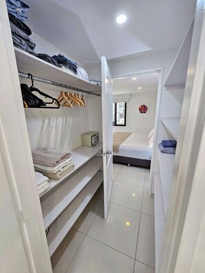 2 bedrooms, desk, free WiFi, bed sheets