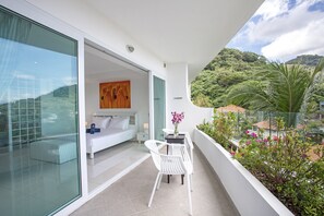 Exclusive Apartment, 2 Bedrooms, Balcony, Partial Sea View | Balkoni