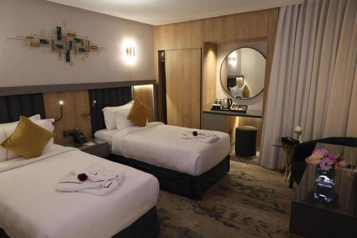 In-room safe, desk, laptop workspace, soundproofing