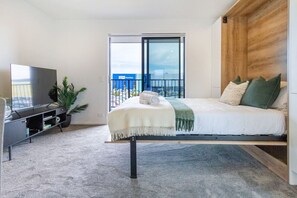 Bügeleisen/Bügelbrett, Reisekinderbett, kostenloses WLAN, Bettwäsche