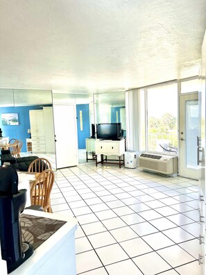 Apartment - Beach Happy - Ocean View at Symphony Beach Club (Ormond Beach)