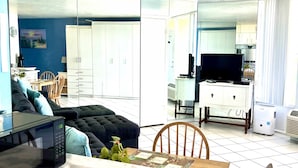 House | Internet - Beach Happy - Ocean View at Symphony Beach Club (Ormond Beach)