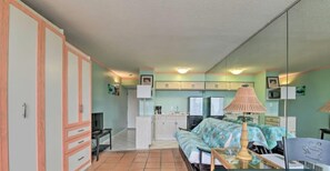 Apartment | Internet - Absolute Beach - Sea View at Symphony Beach Club (Ormond Beach)