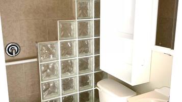 Apartment | Bathroom