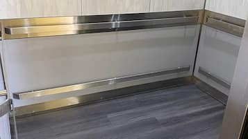 Căn hộ | Bàn ủi/dụng cụ ủi quần áo, truy cập Internet tốc độ cao