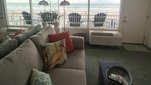 House | Iron/ironing board, Internet - Sapphire Shores- Oceanfront at Symphony Beach Club (Ormond Beach)
