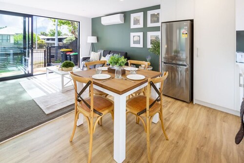 Lovely in Linwood: 2BR Beauty with free Carpark