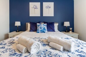 2 chambres, fer et planche à repasser, Wi-Fi gratuit, draps fournis