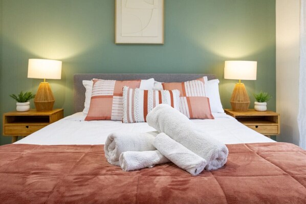 2 bedrooms, iron/ironing board, free WiFi, bed sheets