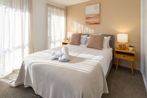 2 bedrooms, iron/ironing board, free WiFi, bed sheets