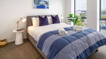 2 habitaciones, tabla de planchar con plancha, wifi y ropa de cama