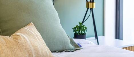 2 室のベッドルーム、アイロン / アイロン台、WiFi (無料)、ベッドシーツ