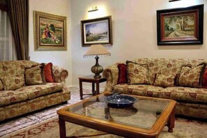 Living area - Nandina Suite Apartment (Pretoria)