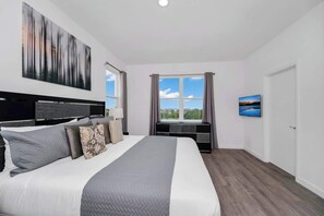 6 bedrooms, iron/ironing board, free WiFi, bed sheets - 6BR Oasis: w/ Pool, Near Disney and Universal! (Davenport)