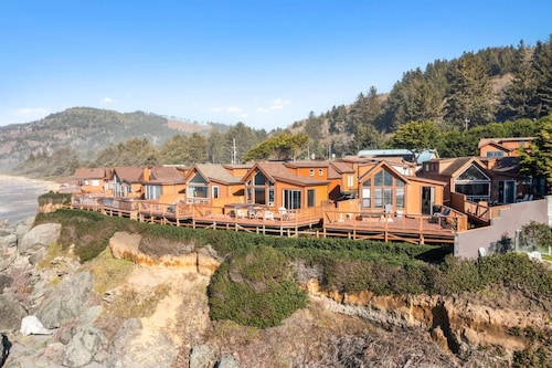 Ocean Front Cabin 15 Jacuzzi Sensational Views