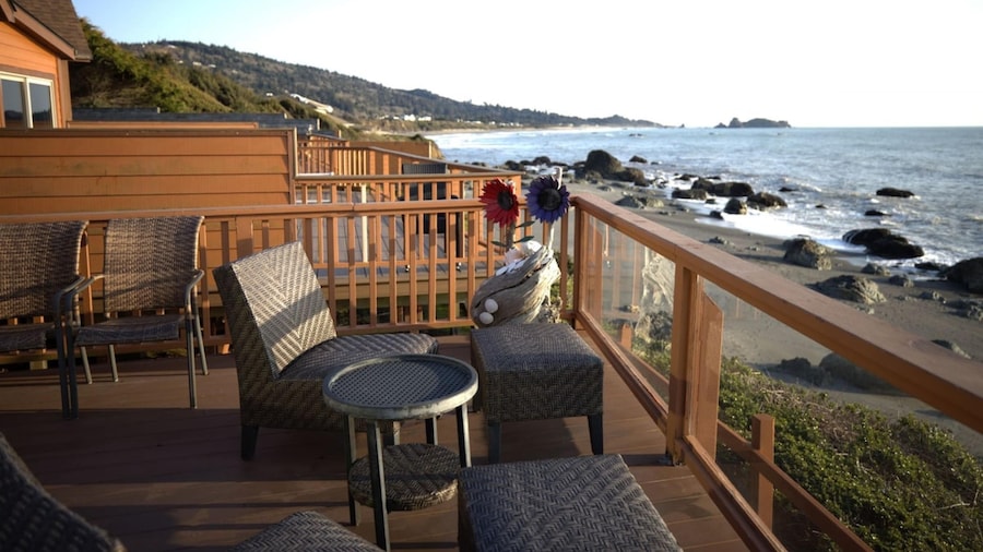 Ocean Front Cabin 14 w Jacuzzi Gorgeous Views