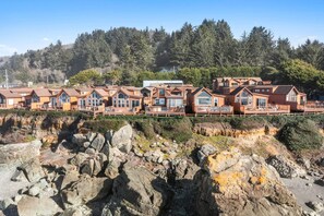 Apartment | 2 bedrooms - Ocean Front Cabin 14 w Jacuzzi Gorgeous Views (Smith River)