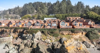 Ocean Front Cabin 14 w Jacuzzi Gorgeous Views