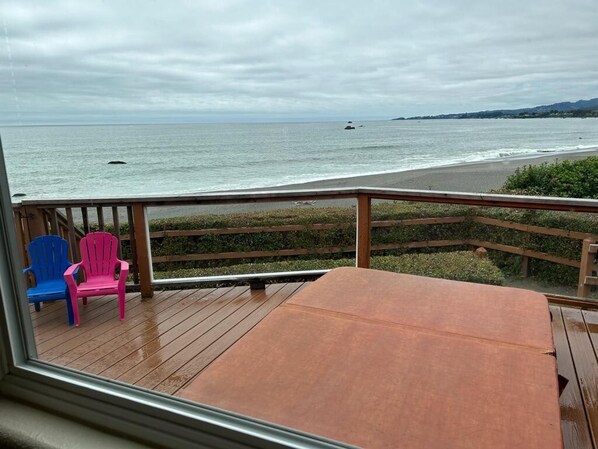 Apartment | 2 bedrooms - Oceanfront Cabin 3 w Jacuzzi Impressive Views (Smith River)