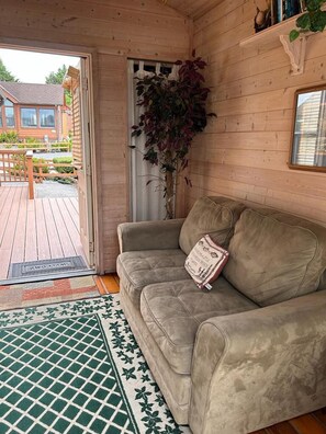 Apartment | 2 bedrooms - Oceanfront Cabin 3 w Jacuzzi Impressive Views (Smith River)