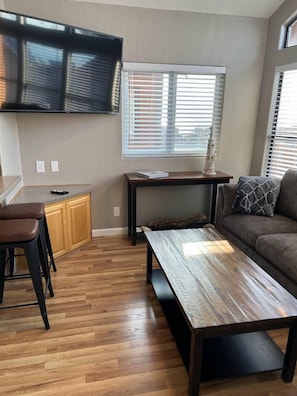 House | 2 bedrooms - Oceanview Cabin 21 Jacuzzi Large Deck w View (Smith River)