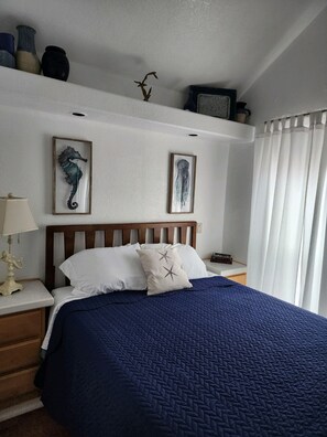 Apartment | 2 bedrooms - Oceanview Cabin 27 w Jacuzzi Enjoyable Views (Smith River)
