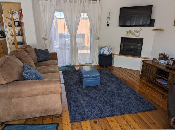 Apartment | 2 bedrooms - Oceanview Cabin 27 w Jacuzzi Enjoyable Views (Smith River)