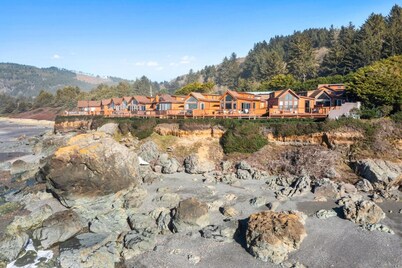 Ocean Front Cabin 17 Jacuzzi Remarkable Views