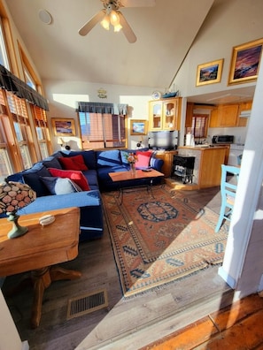 Apartment | 2 bedrooms - Ocean Front Cabin 12 Jacuzzi Spectacular Views (Smith River)