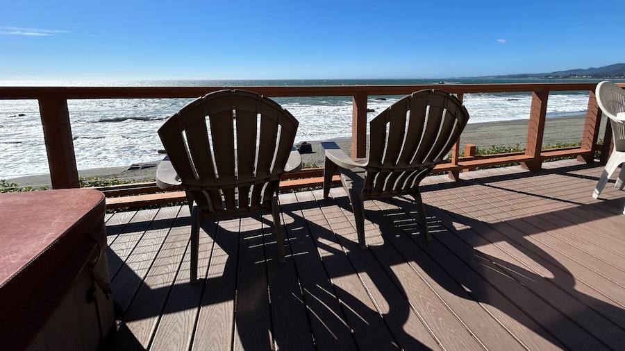 Oceanfront Cabin 10 Jacuzzi Breathtaking Views