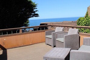Apartment - Oceanview Cabin 20 Private Jacuzzi Large Deck (Smith River)