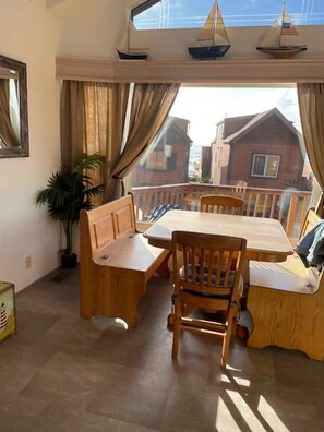 Apartment | 2 bedrooms - Oceanview Cabin 25 w Jacuzzi Plesant Views (Smith River)