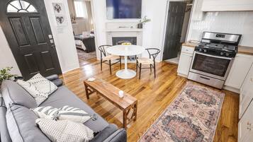 House | 1 bedroom, desk, Internet