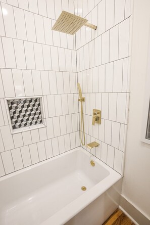 1 bedroom, desk, Internet - Evangeline B in Lafayette (Lafayette)