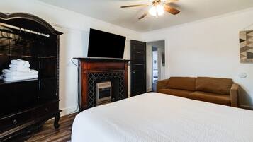 Apartemen | 1 kamar tidur, meja kerja, dan internet