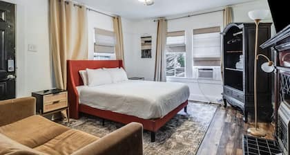 Jefferson Flat - Balcony Suite