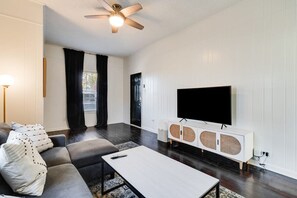 Apartment | 1 bedroom, desk, Internet - Jefferson Rental Room 1 (Lafayette)