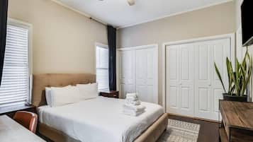 Apartment | 1 bedroom, desk, Internet