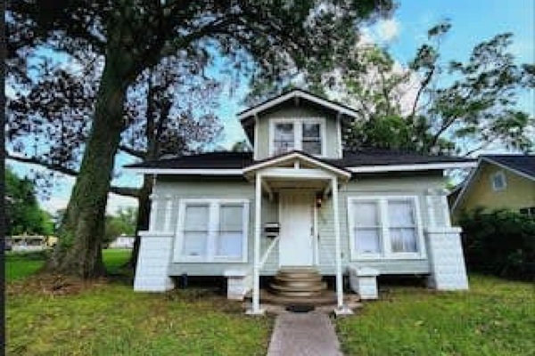 House | 6 bedrooms, desk, Internet