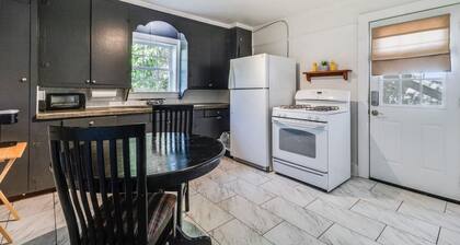 Jefferson Flat - Guest Room