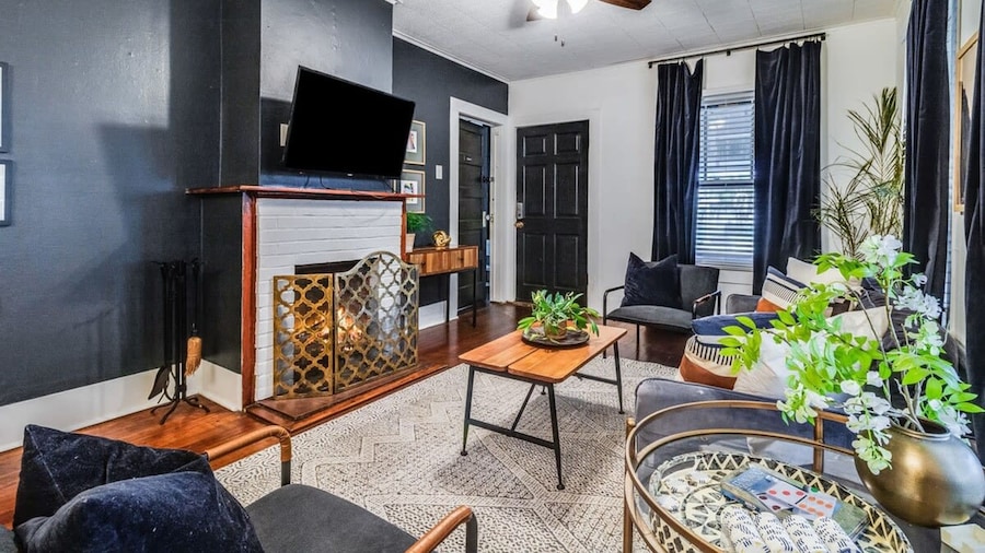 Corporate Comfort in Freetown - Port Rico Spacious Homes for Work Crews
