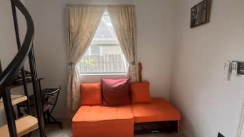 Apartment | 1 bedroom, desk, Internet