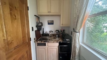 Apartment | 1 bedroom, desk, Internet